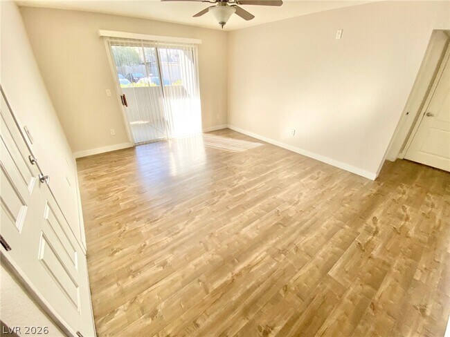 Foto del edificio - 5055 W Hacienda Ave