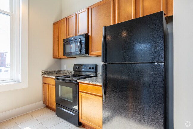 2BR, 1BA - 990SF - Kitchen - The Renwick Building