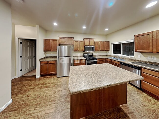 Building Photo - 294 Rocky Creek Way