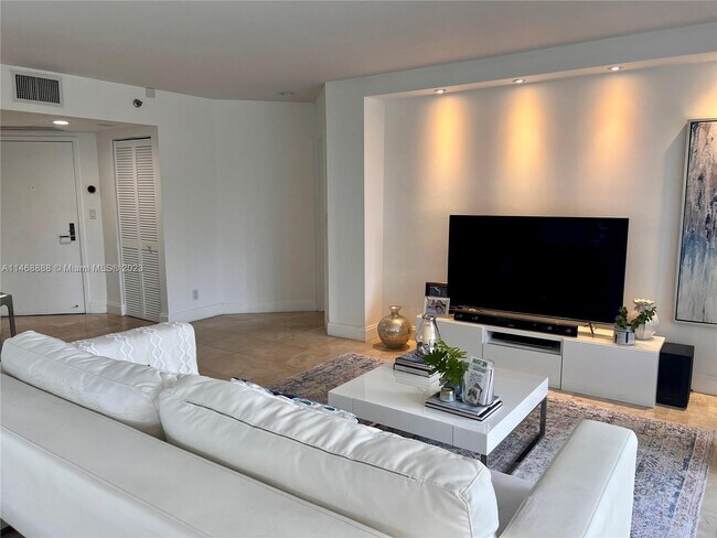 Foto del edificio - 3600 Mystic Pointe Dr