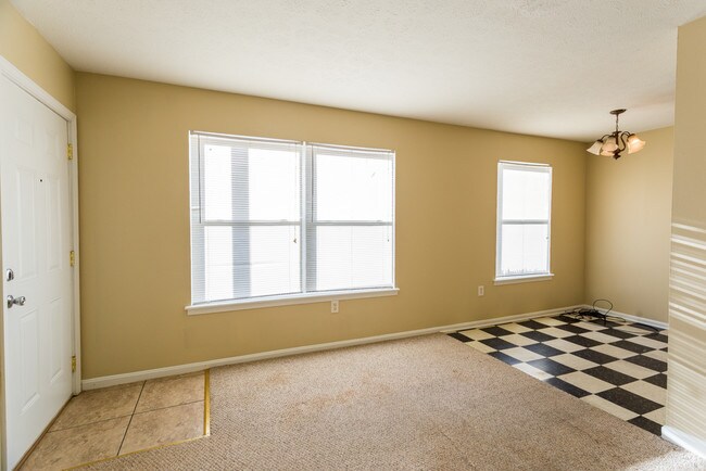 Building Photo - 4908 Saddlebrook Ln