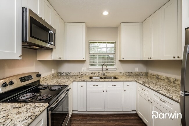 Building Photo - 6215 Schevers Street, Houston, TX 77087