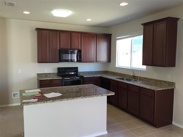 Building Photo - 2205 Arrowhead Dr