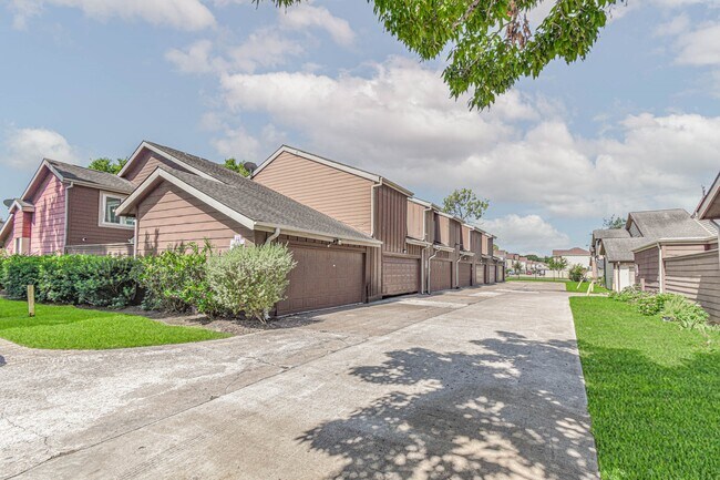 Foto del edificio - 12663 Wellington Park Dr