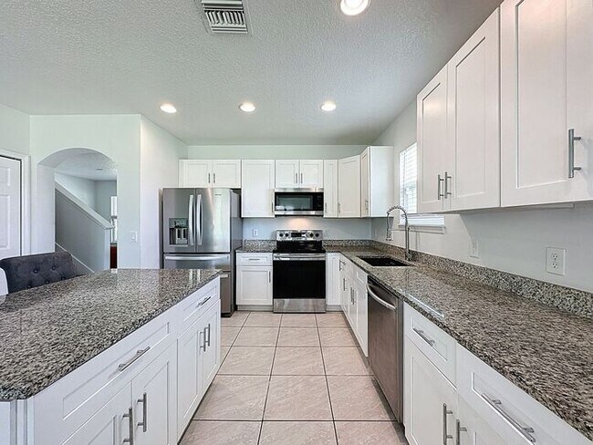 Foto del edificio - FURNISHED HOME IN THE GATED COMMUNITY OF T...