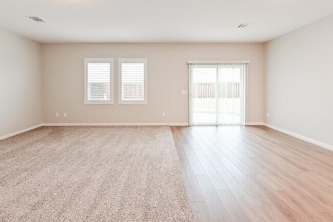Building Photo - 10080 Pappas Dr
