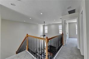 Foto del edificio - 4028 Rosewood View Dr