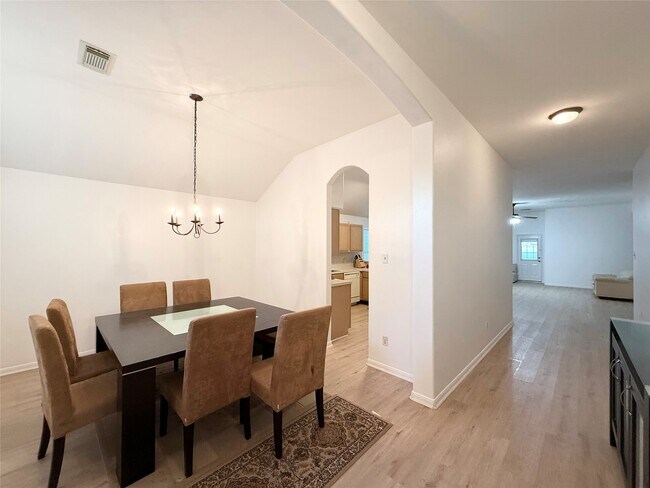 Foto del edificio - 13810 Audra Ln