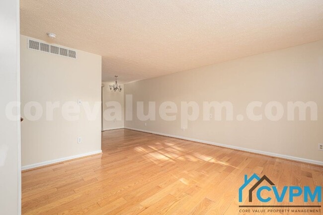 Building Photo - 7714 Baggins Rd