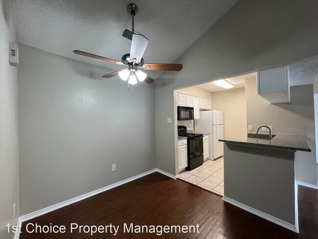 Building Photo - 1 br, 1 bath House - 833 W. Harwood Rd #C