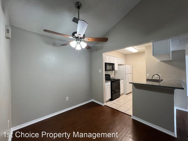 Foto del edificio - 1 br, 1 bath House - 833 W. Harwood Rd #C