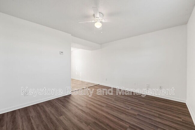 Building Photo - 1375 Thompsonville Ln