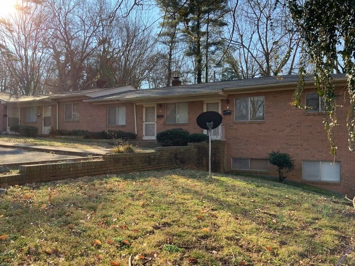 Primary Photo - 1125 Scottsdale Dr