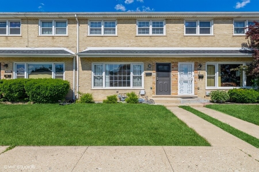 4206 N Sayre Ave, Norridge, IL 60706 Townhome Rentals in Norridge IL