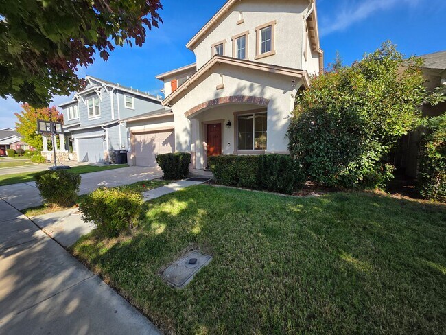 Foto del edificio - 4 bedroom in north Turlock!