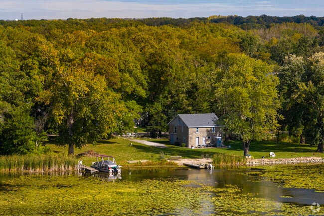 Volo sits just south of the scenic East Wooster Lake, where residents boat and fish.