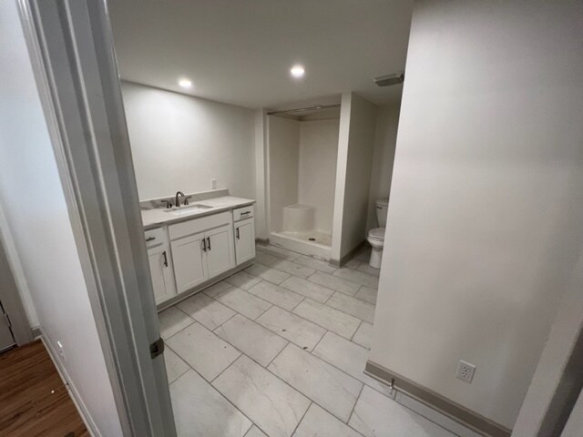Baño grande - 609 East St