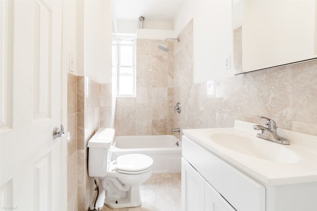 Building Photo - 151 E 92nd St