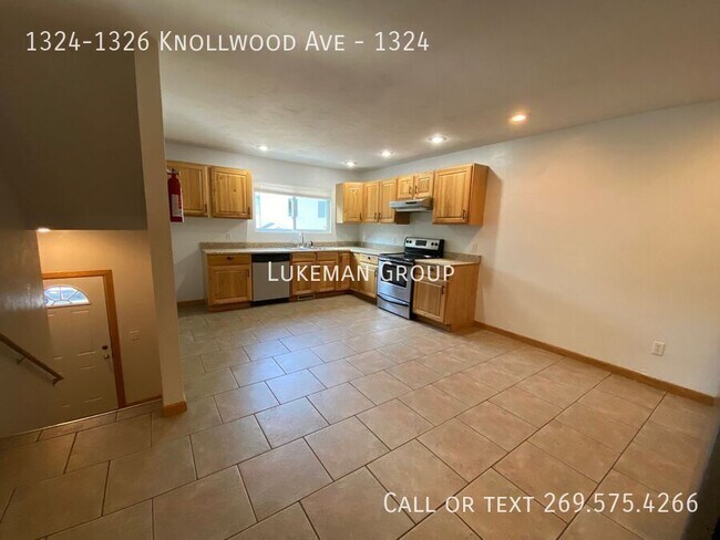 Foto del edificio - 1324-1326 Knollwood Ave-1324