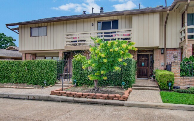 Foto del edificio - 823 S Ripple Creek Dr