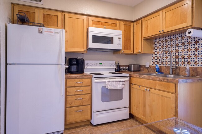 Foto del edificio - 1125 E Hedrick Dr