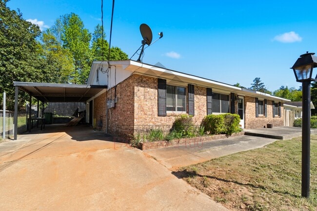 Building Photo - 520 Asa Dr
