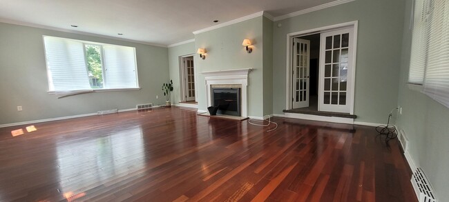 Foto del edificio - Spacious 3 bedroom 2.5 bathroom home in Ha...