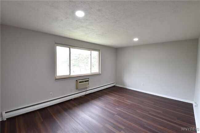 Foto del edificio - 28 Mallory Rd
