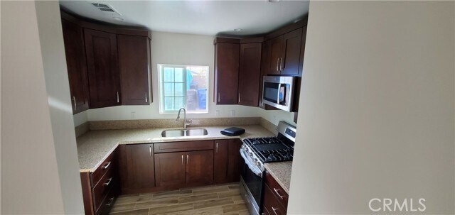 Building Photo - 13876 Aztec St