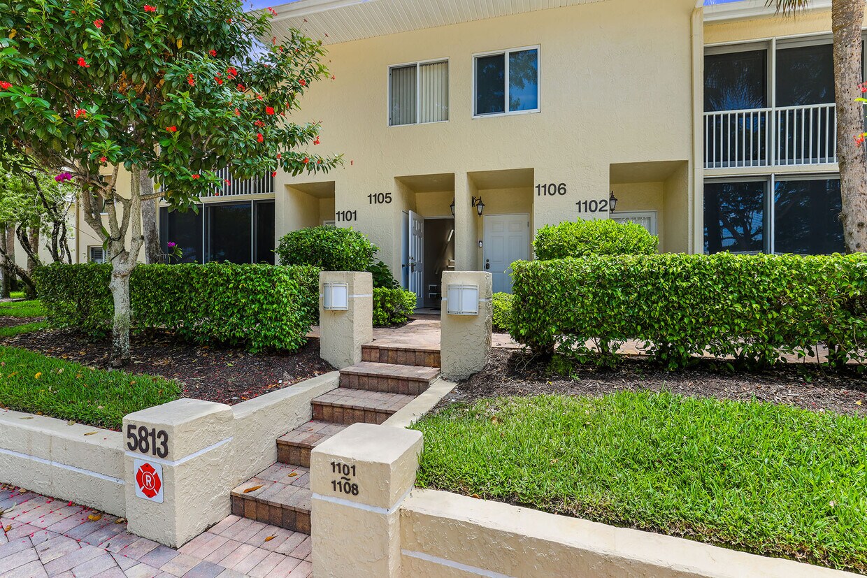 5813 Glencove Dr, Naples, FL 34108 House Rental in Naples, FL