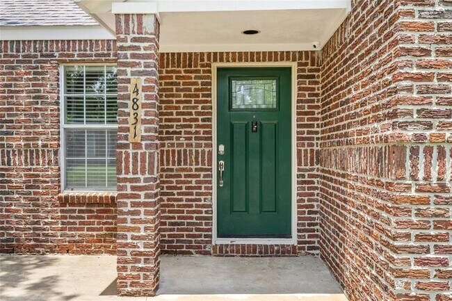 Building Photo - 4831 Culmore Dr
