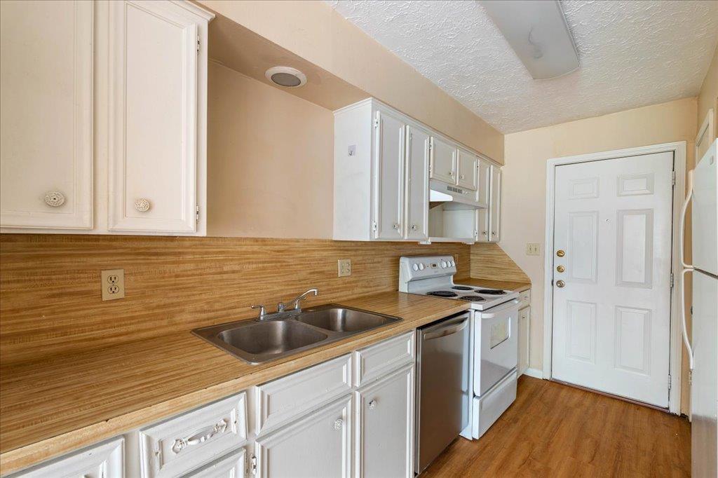 Foto principal - 908 N LBJ Dr