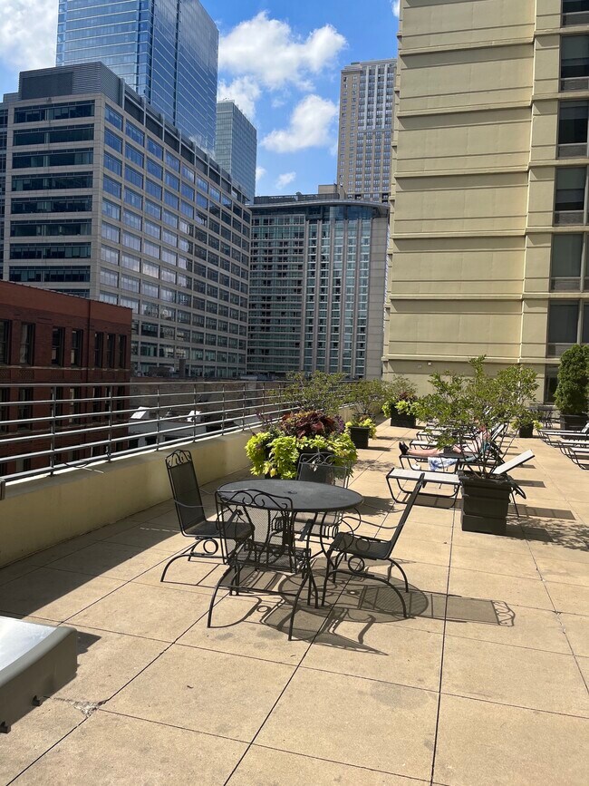 440 N Wabash Ave Unit 1504, Chicago, IL 60611 Condo for Rent in