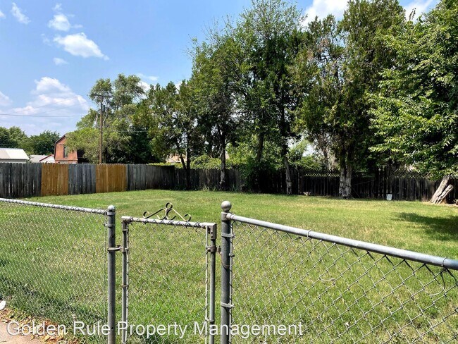 Foto del edificio - 3 br, 2 bath House - 120 E Ave F