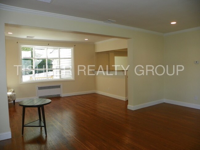 Building Photo - 367 Brightwood Ave