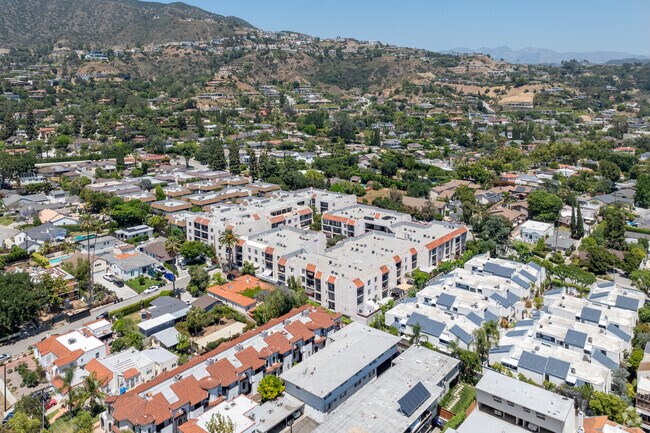 Aerial Context - Casa De Valley View