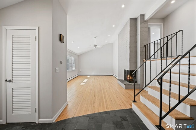 Building Photo - 75 Rivergate Dr