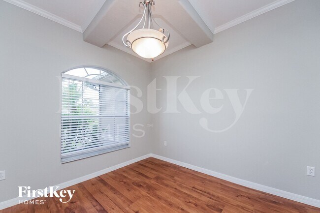 Building Photo - 1902 Fairway Loop