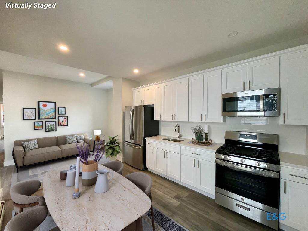 Foto principal - Gut Renovated 6 BRs + Finished basement, 2...