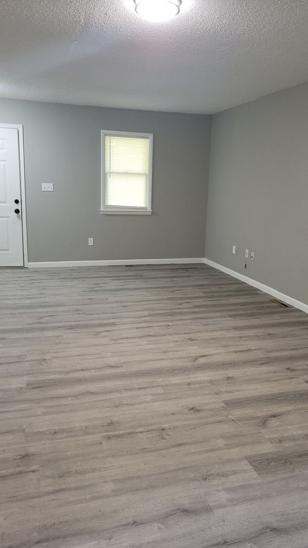 Foto del edificio - Completely Remodeled!!