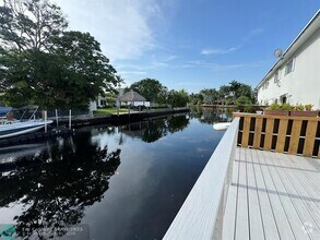 Building Photo - 1816 E Oakland Park Blvd