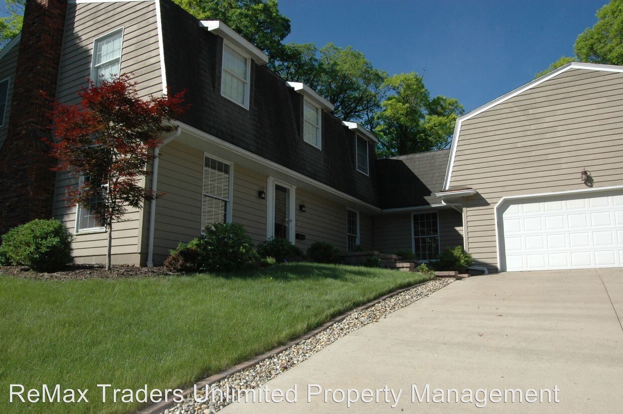 Primary Photo - 4 br, 3.5 bath House - 810 W Wonderview