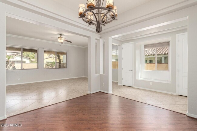 Foto del edificio - 2789 N Heritage St