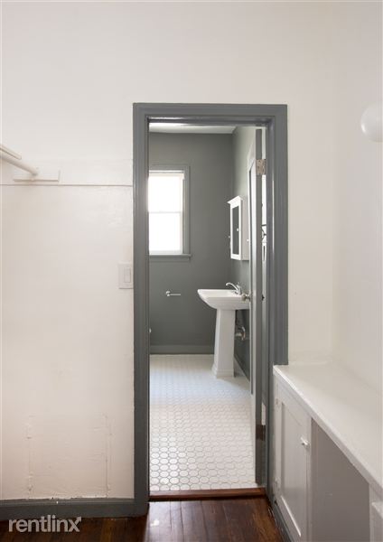 Building Photo - 1551 Echo Park Ave