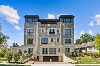 Building Photo - 1172 Queens Rd