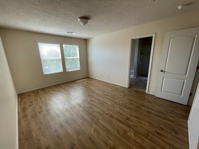Master Bedroom - 11019 Marina Gate Trl NE