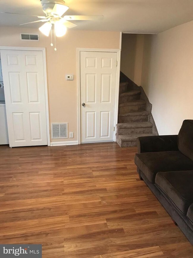 Foto del edificio - 2705 E Somerset St