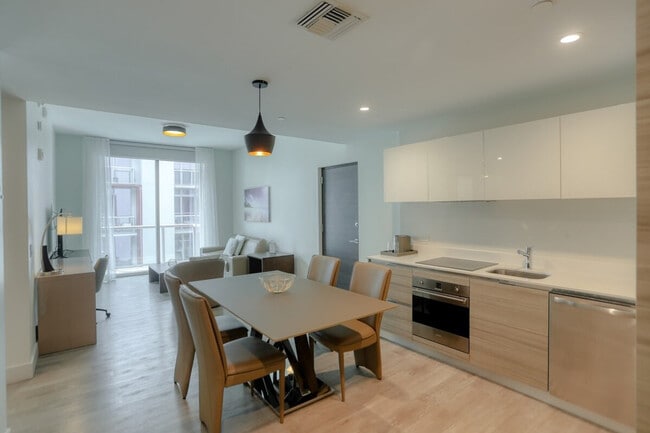Building Photo - 209 N Ocean Dr