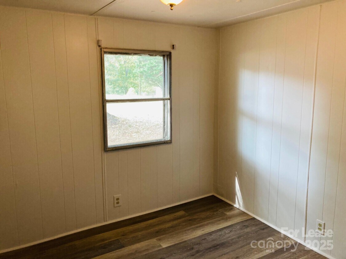 In My Room 3778 Grange Rd, Maiden, NC 28650 - House Rental in Maiden