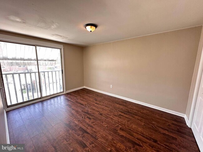 Foto del edificio - 7939 Gough St